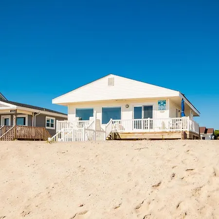 Lisa Lu By Oak Island Accommodations